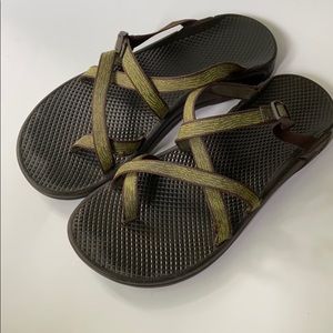 Chaco slides, cross cross toe